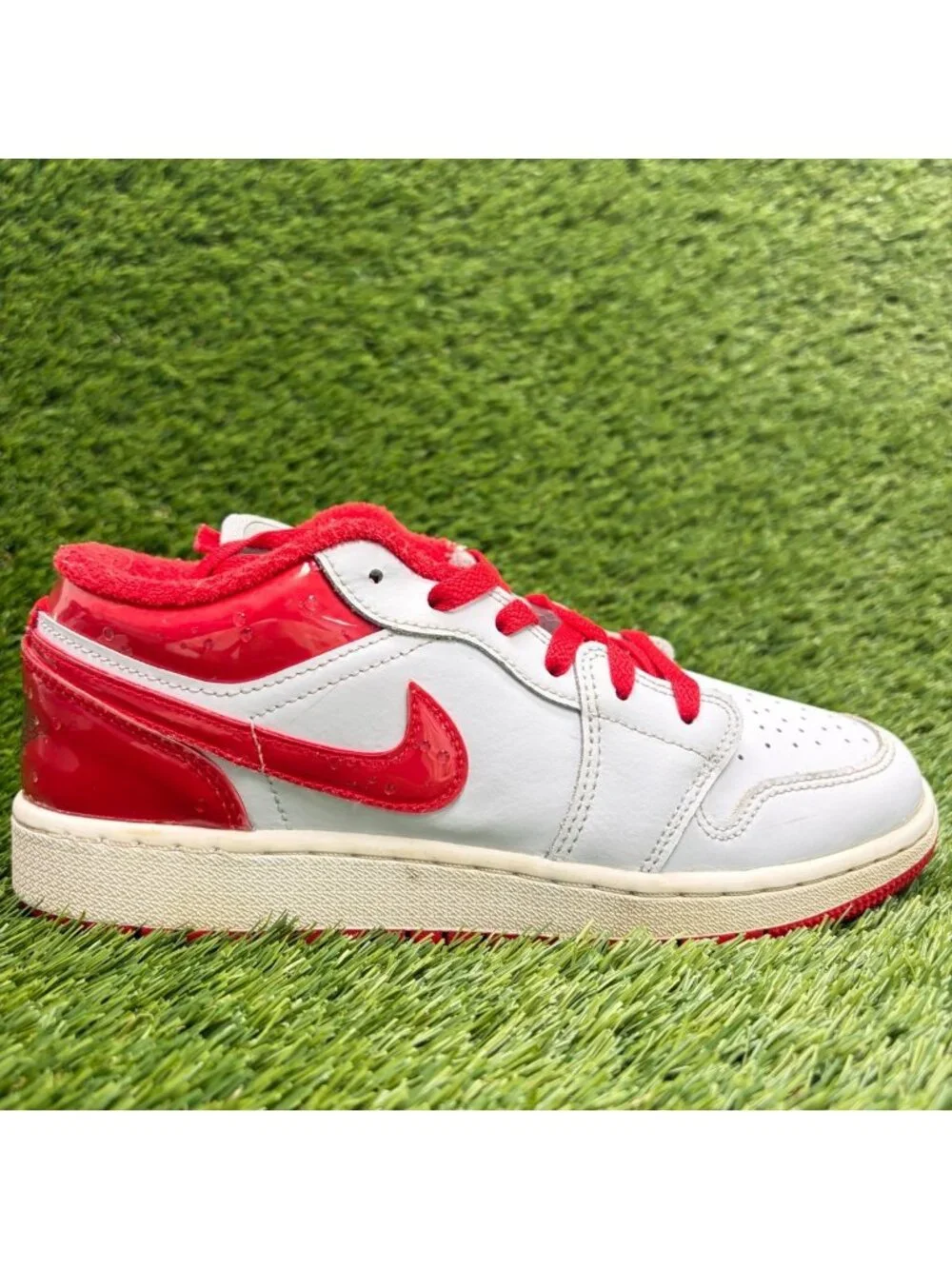 Nike Air Jordan 1 Low SE Boys Size 5.5Y Gray Red Athletic Leather Shoes Sneakers